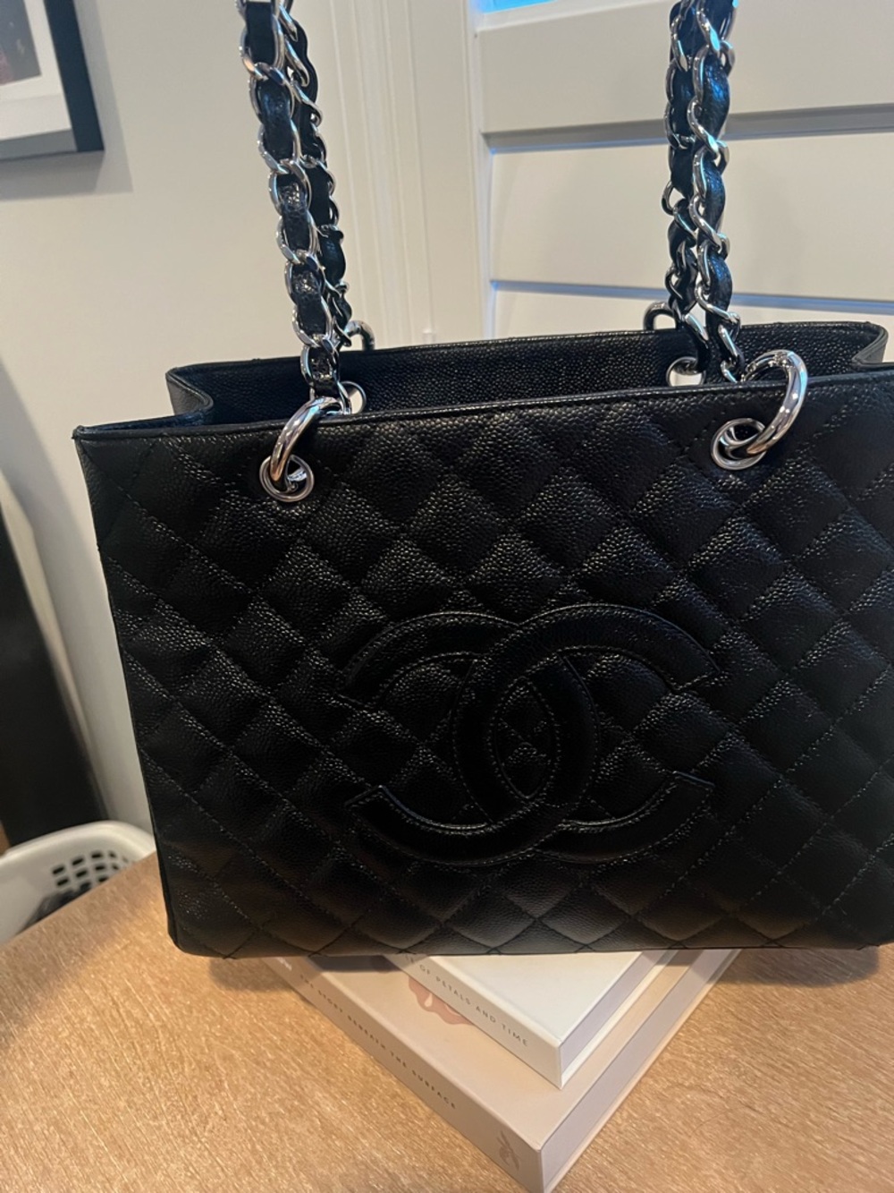 CHANEL Black Quilted Large CC Tote with Silver Hardware - Picture 4 of 8